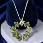 Peridot Emerald-Cut Wreath Silver Pendant
