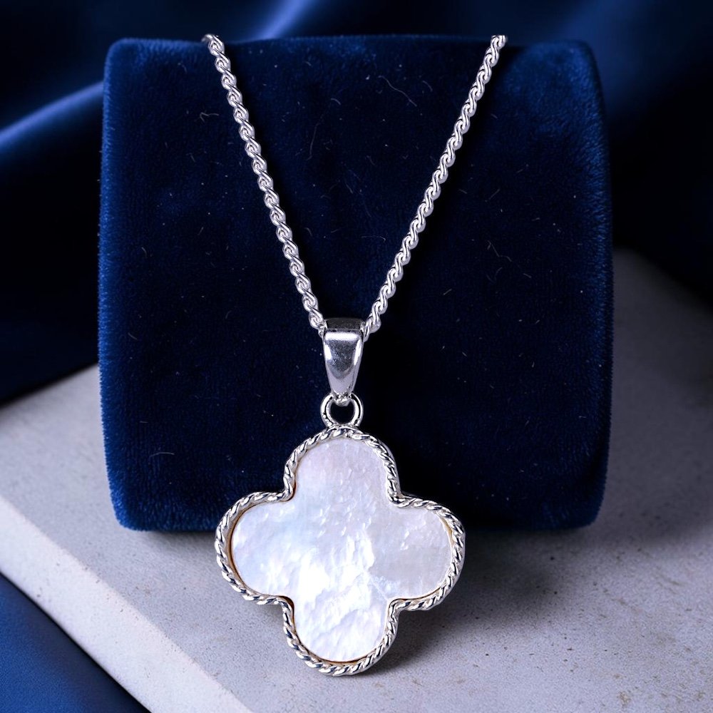 KPSP1256 Mother of Pearl Four-Leaf Clover Silver Pendant - Image 1